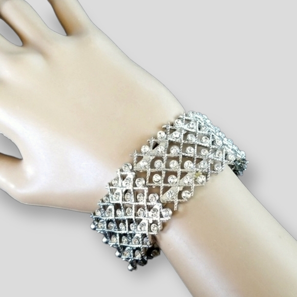 Vintage Clear Rhinestone Silver Tone Metal Stretch Metal Cuff Bracelet - Picture 4 of 12